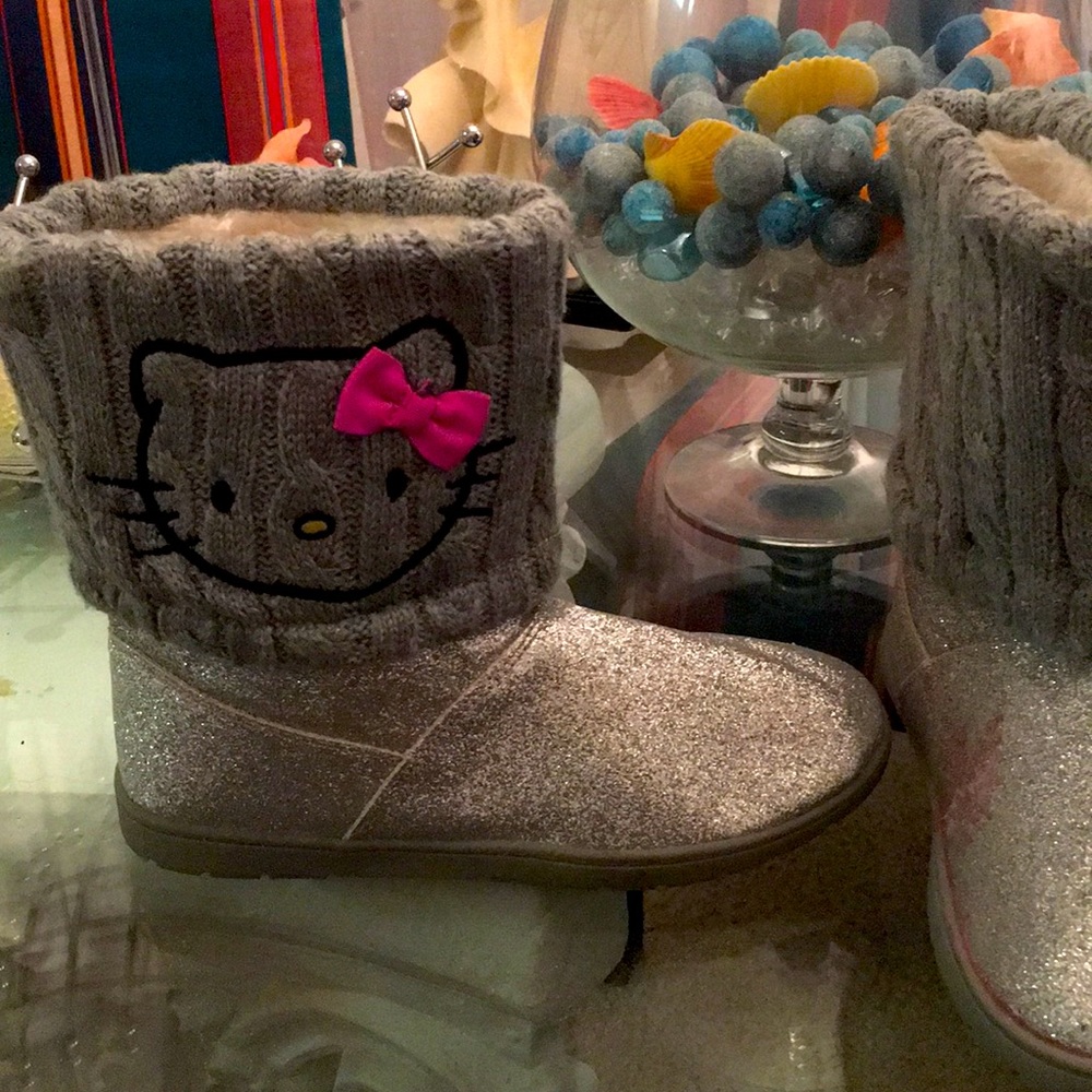Hello Kitty Boots - Picture 2 of 6